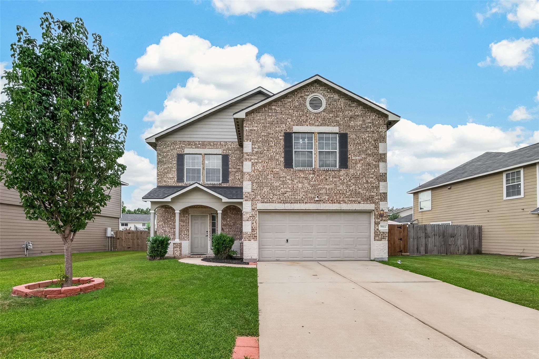 7715 Greenwood Point Dr, Cypress, TX 77433