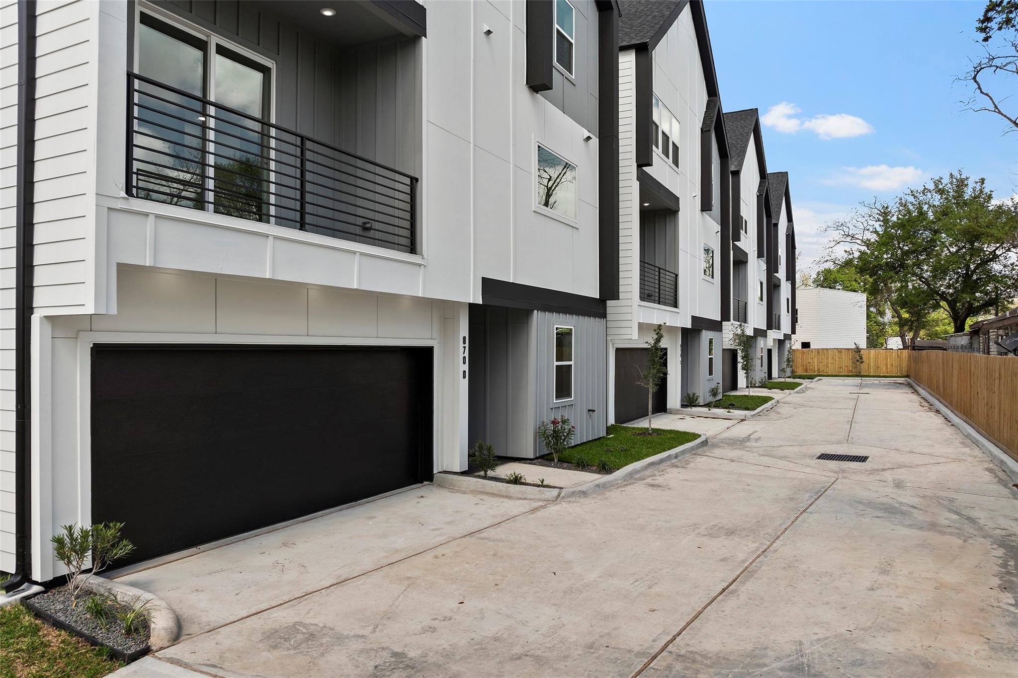 870 W Little York Rd, Houston, TX 77091 photo