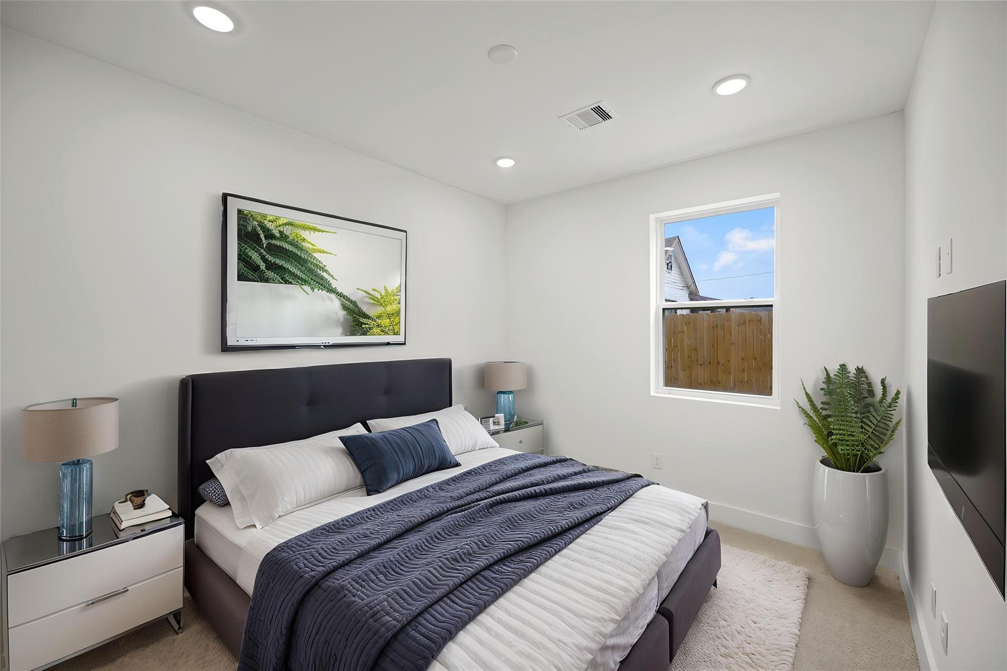 870 W Little York Rd, Houston, TX 77091 photo