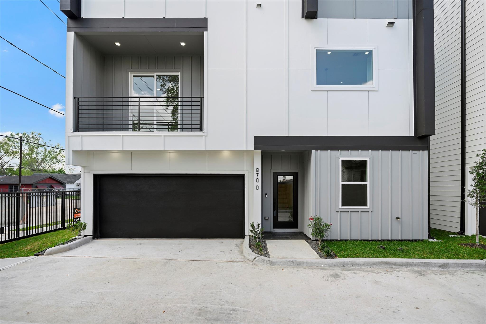 870 W Little York Rd, Houston, TX 77091 photo