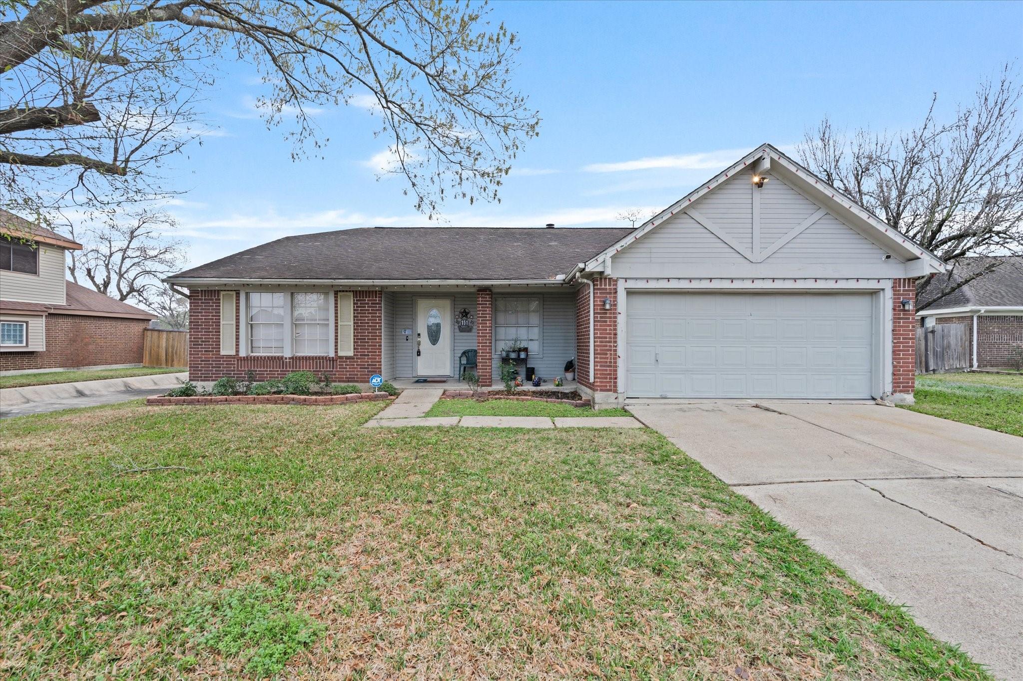 151 Forest Ln, Houston, TX 77015
