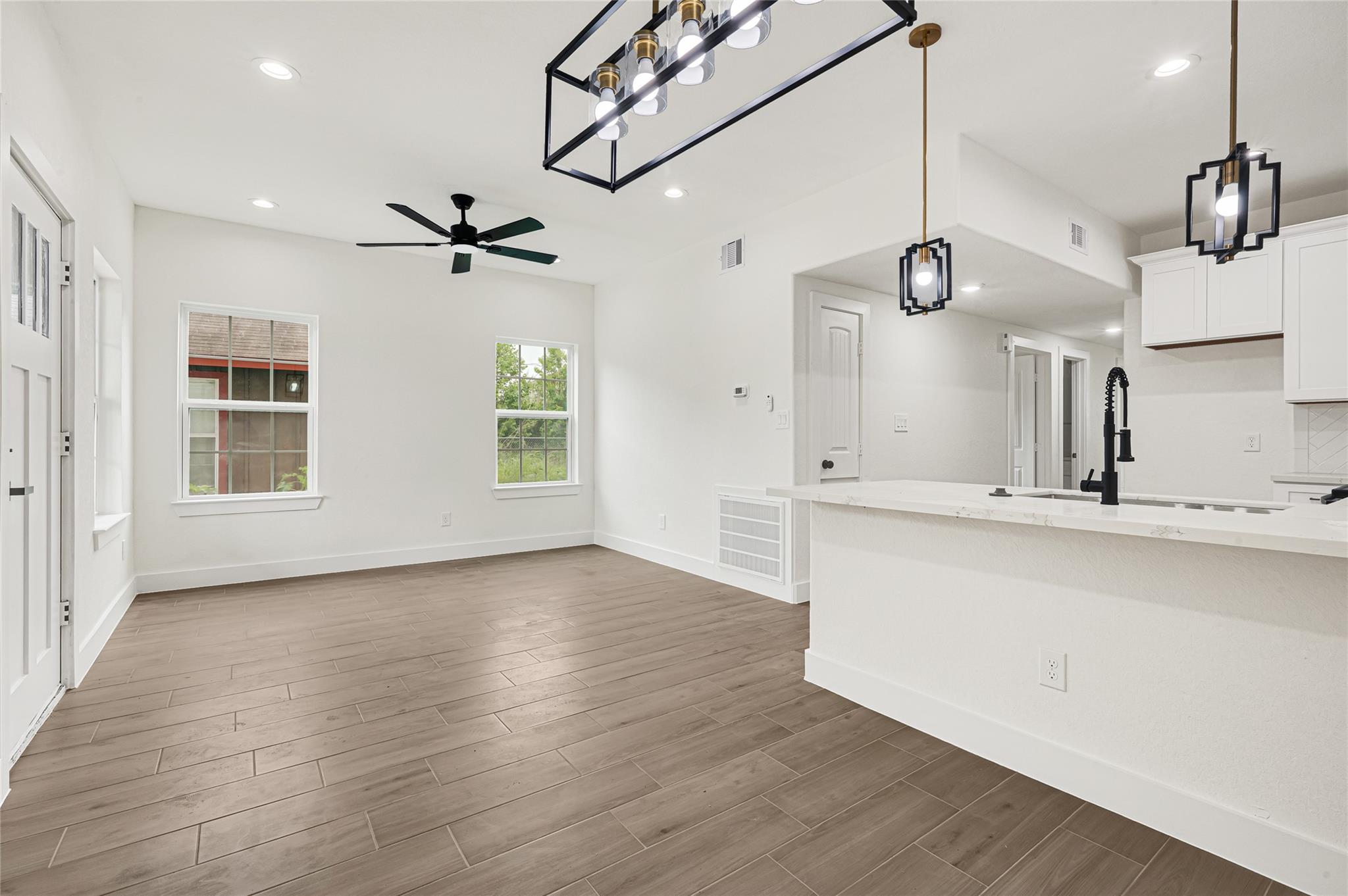 430 Rhode Island St, Houston, TX 77029 photo