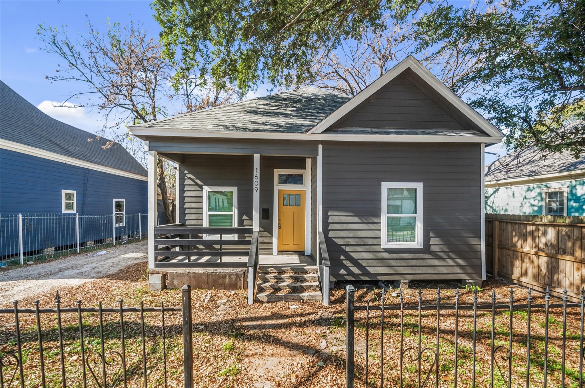 1609 Chapman St, Houston, TX 77009