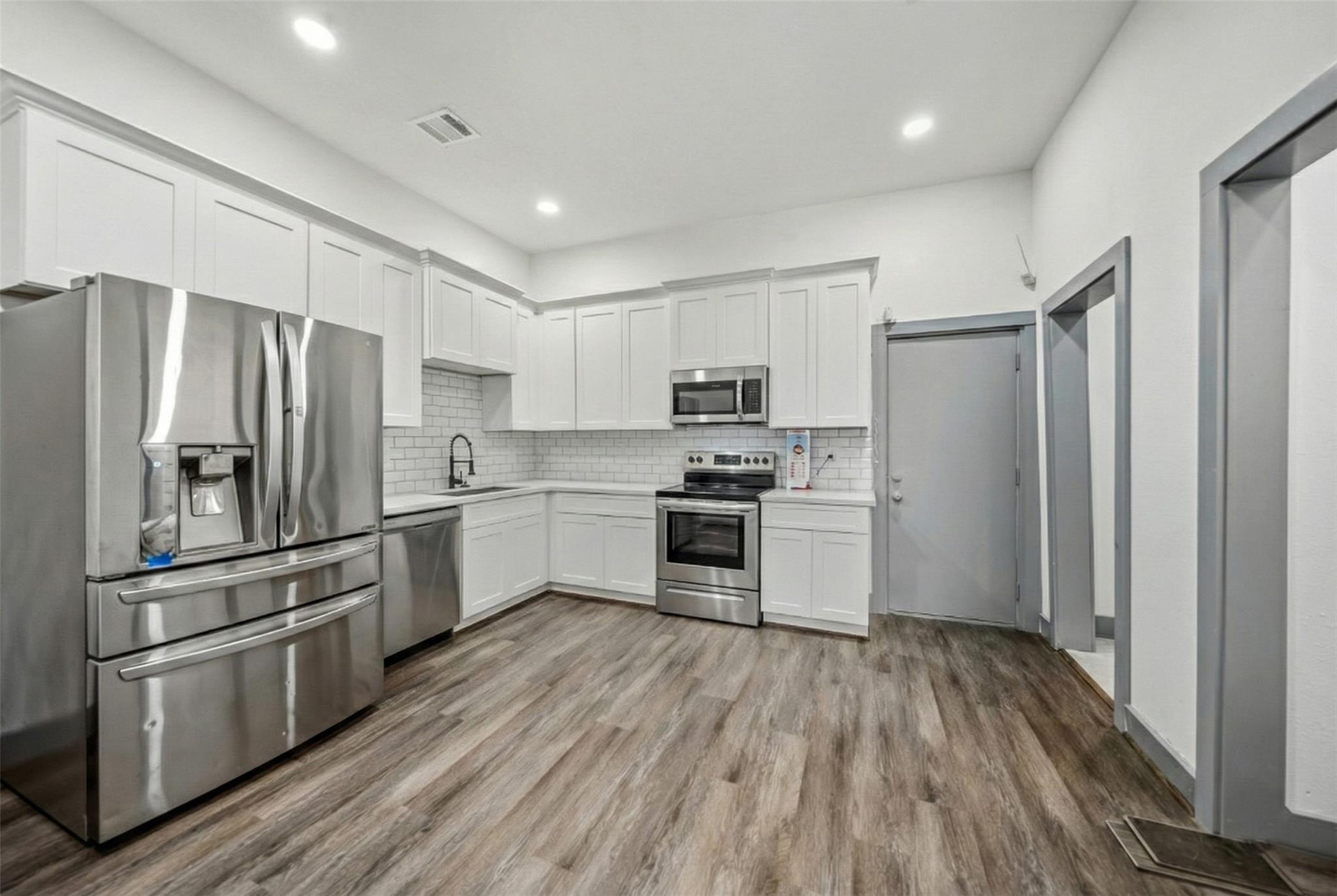 1609 Chapman St, Houston, TX 77009 photo