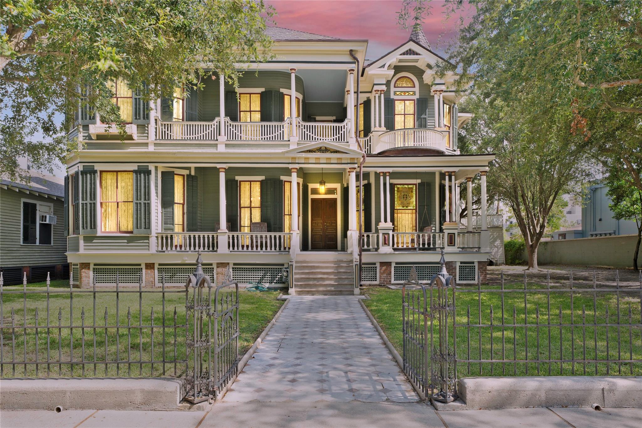 1116 Church St, Galveston, TX 77550 photo