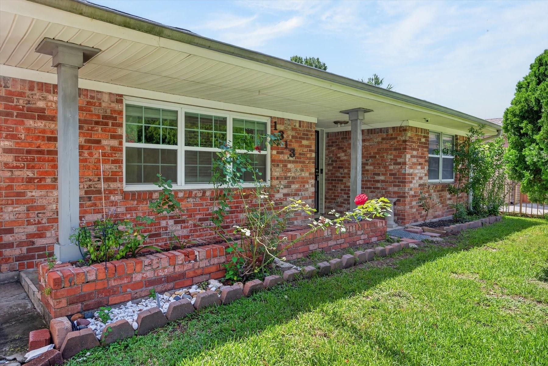 1313 Plymouth St, Pasadena, TX 77502 photo