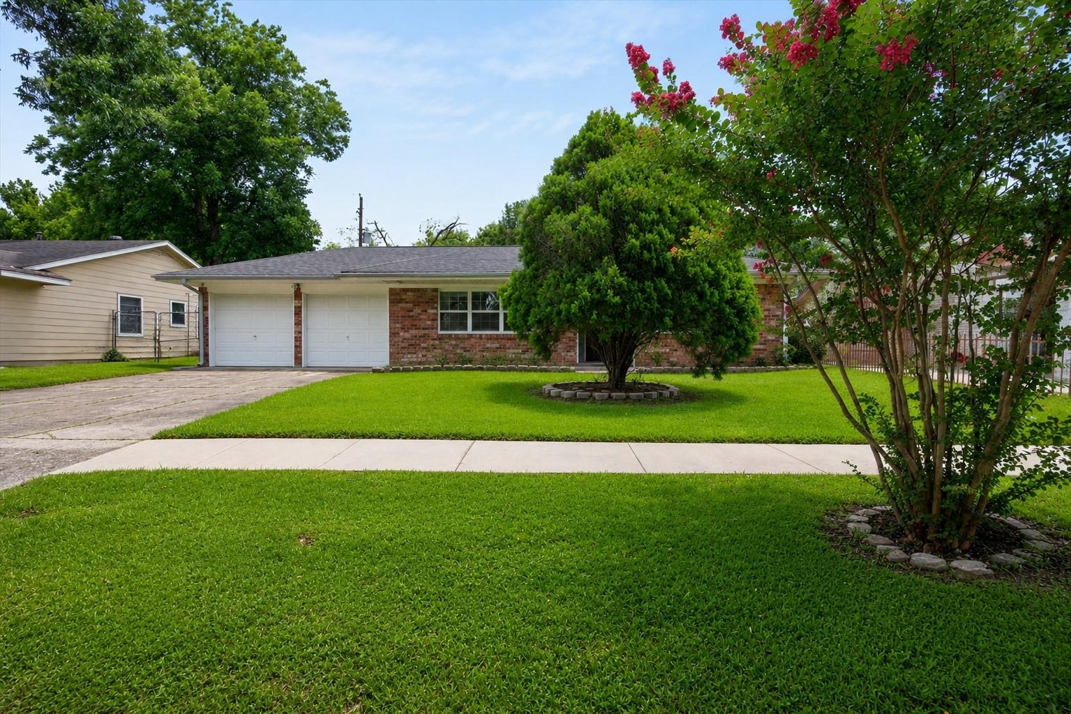 1313 Plymouth St, Pasadena, TX 77502 photo