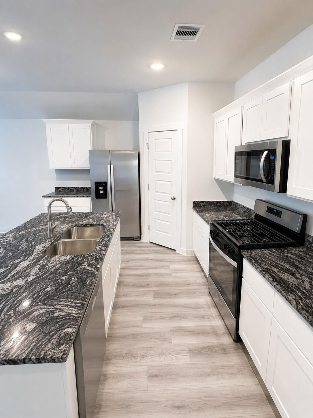 9521 Chelsea St, Texas City, TX 77591 photo