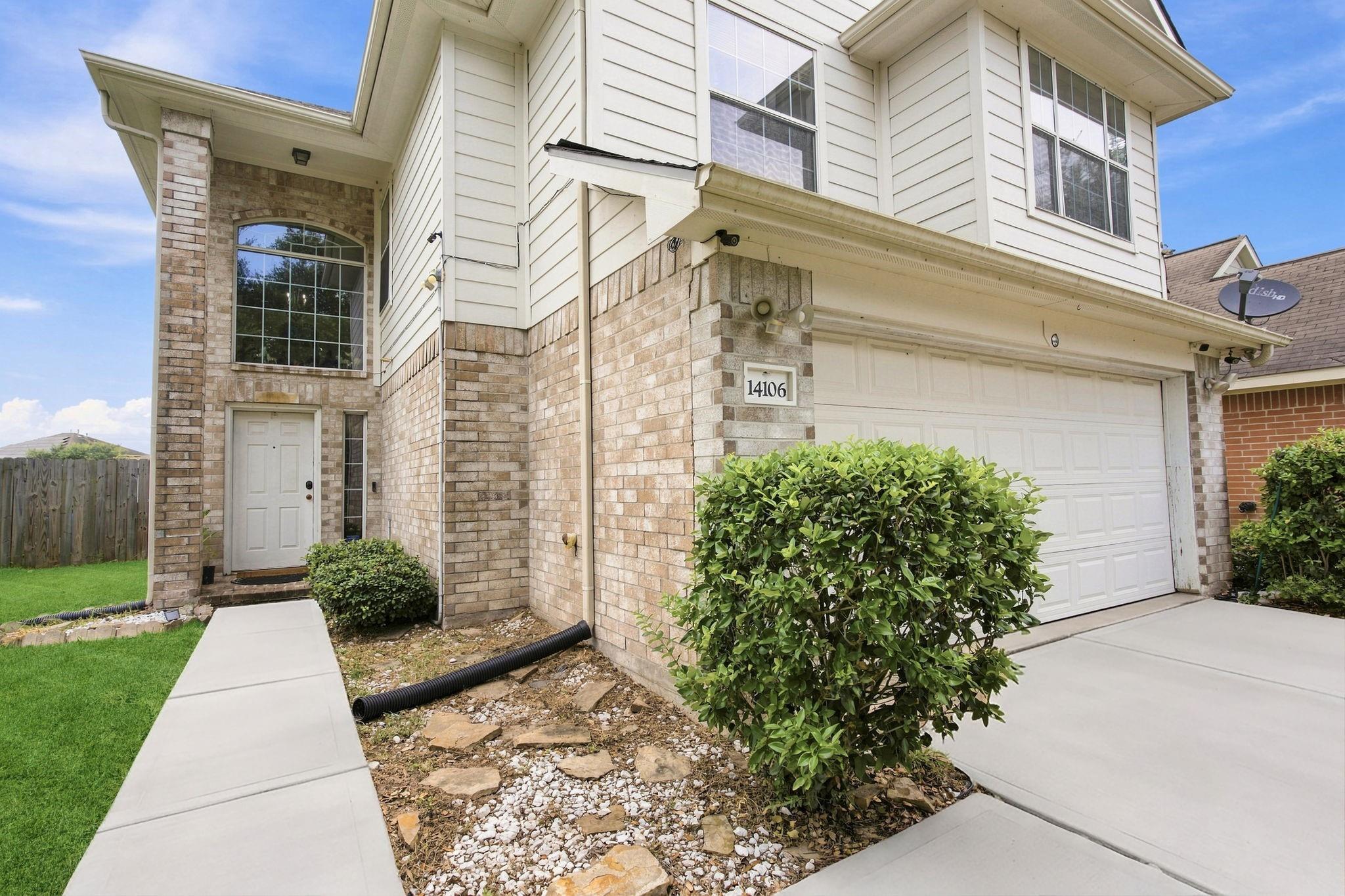 14106 Bishop Bend Ln, Houston, TX 77047 photo