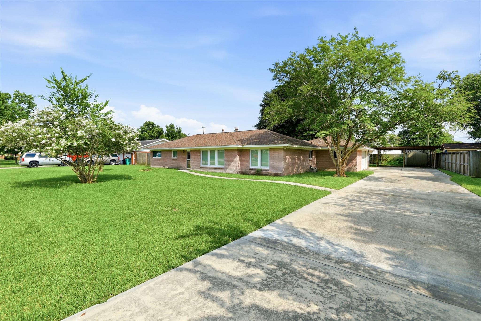120 Caldwell St, Baytown, TX 77520 photo