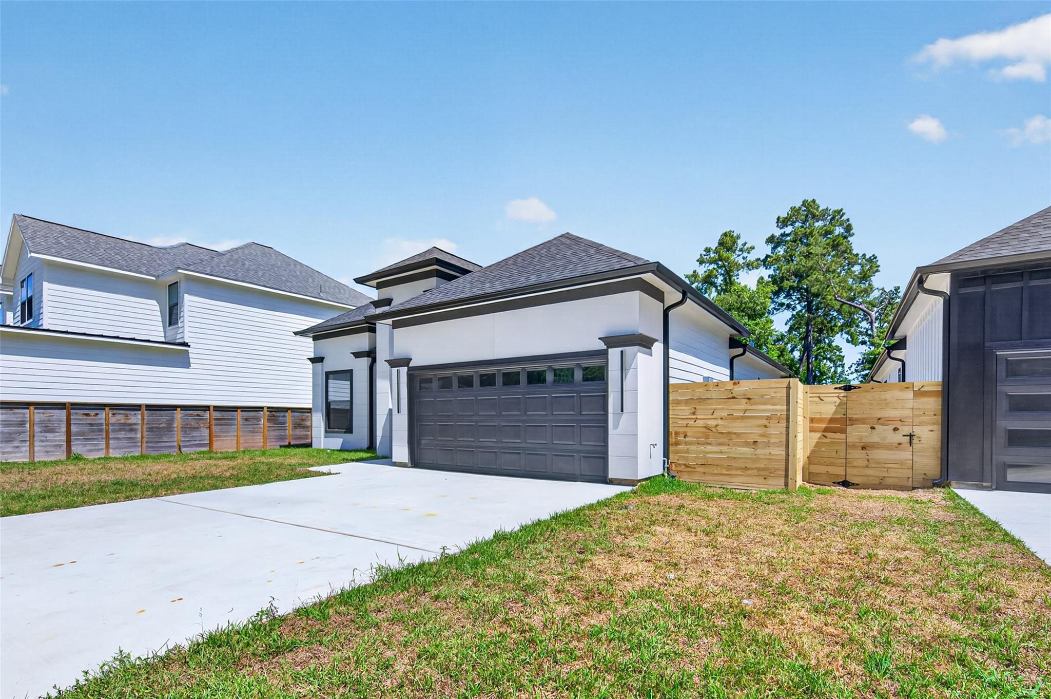 1424 Flamingo St, Conroe, TX 77385 photo