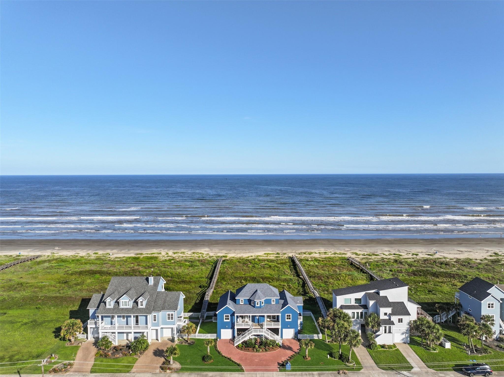 21011 W Sand Hill Dr, Galveston, TX 77554 photo