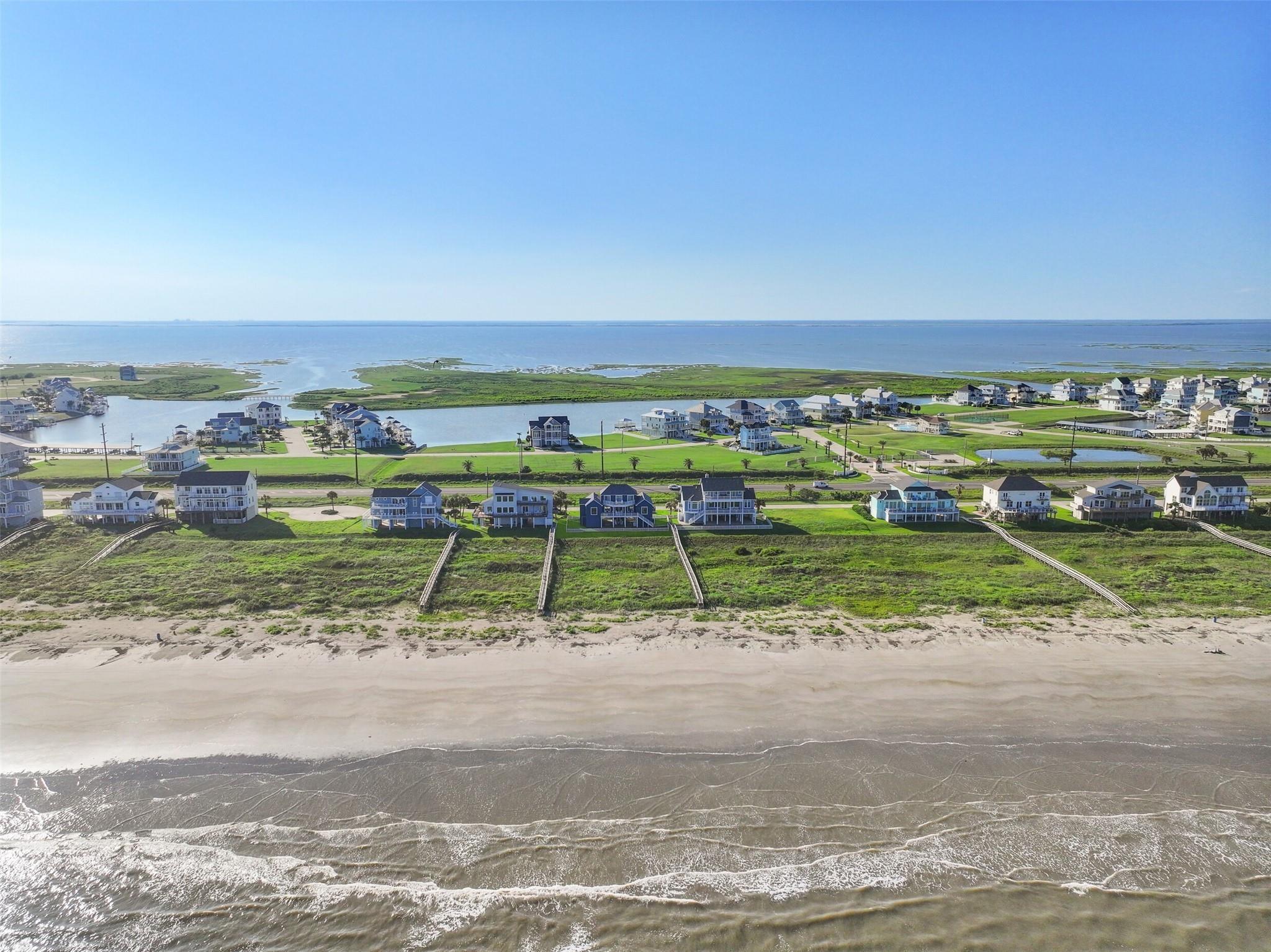 21011 W Sand Hill Dr, Galveston, TX 77554 photo
