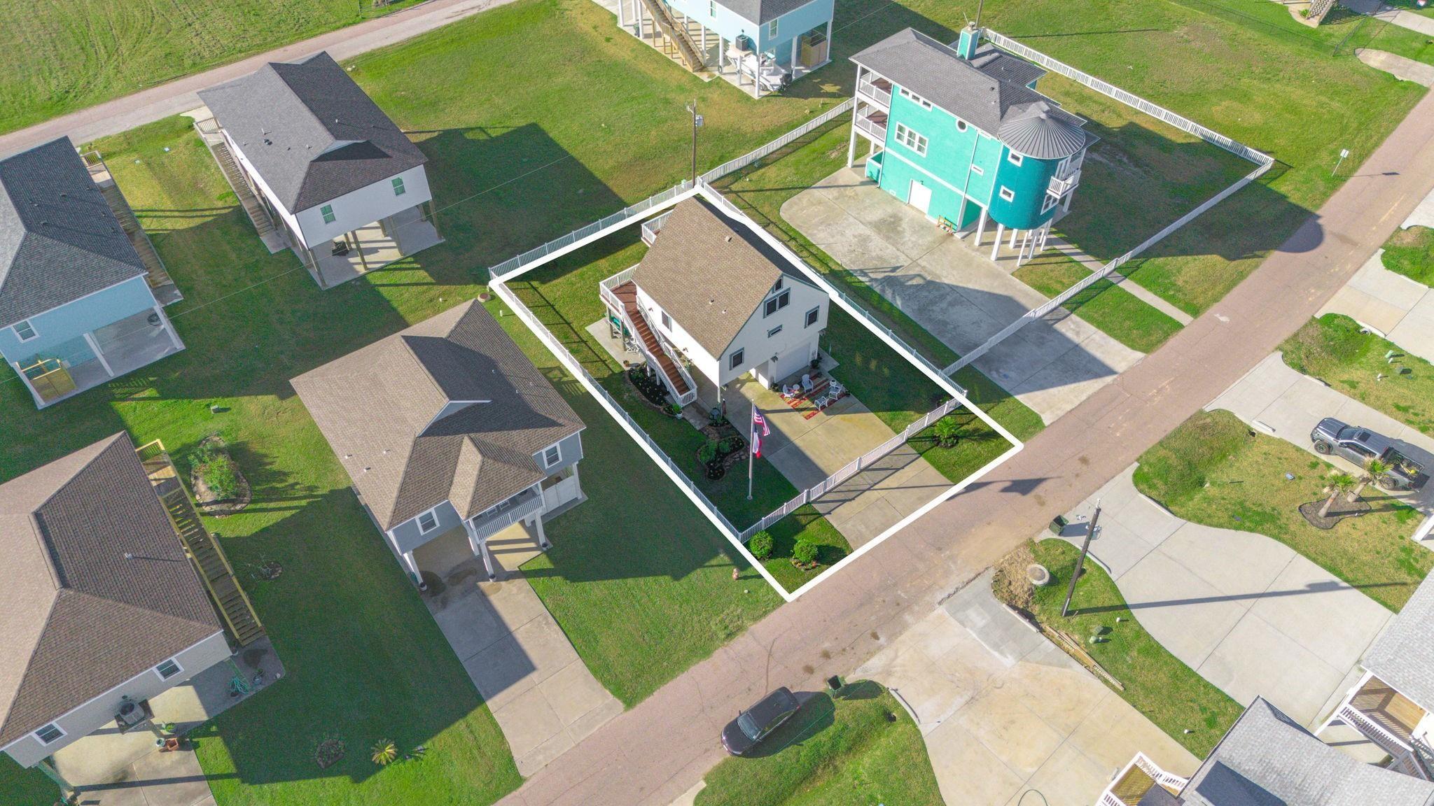 22901 Miramar St, Galveston, TX 77554