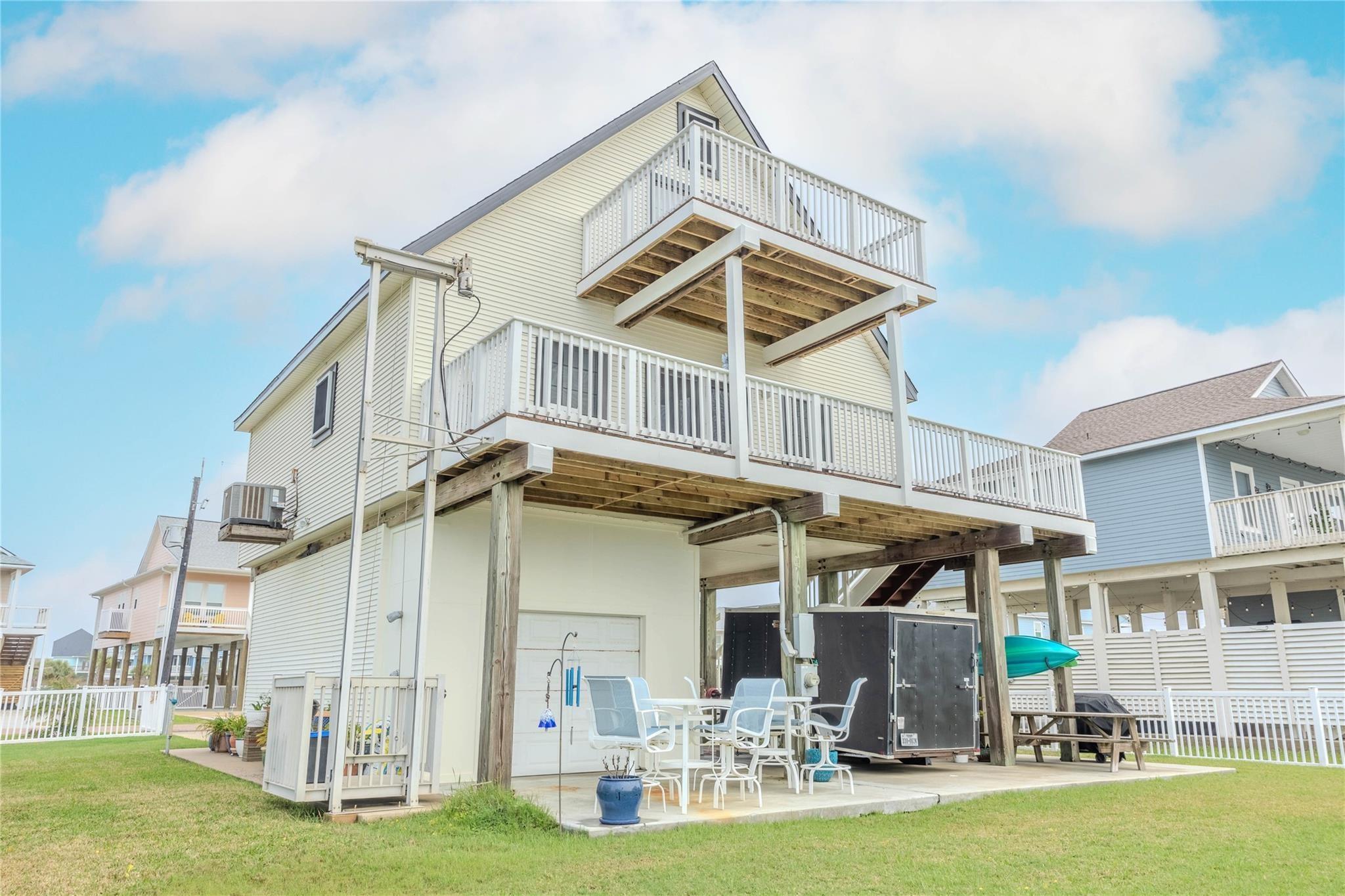 22901 Miramar St, Galveston, TX 77554 photo