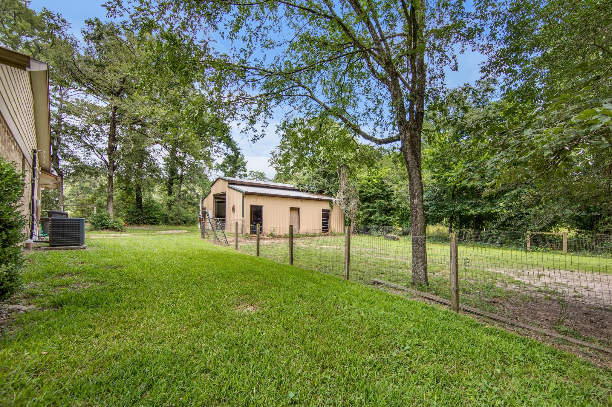 802 Sentinel Oaks, Pinehurst, TX 77362 photo
