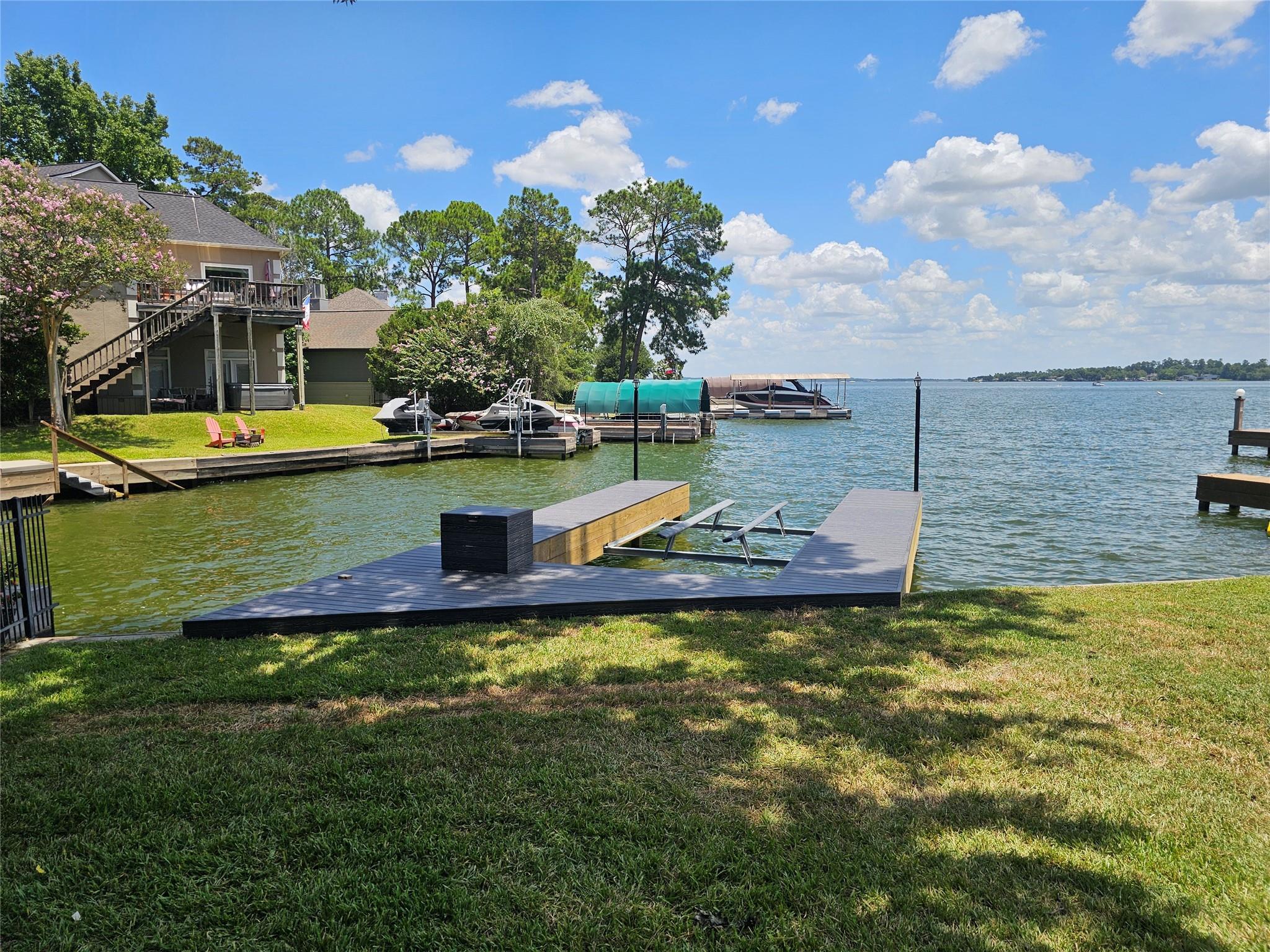 2910 Chaucer Dr, Montgomery, TX 77356
