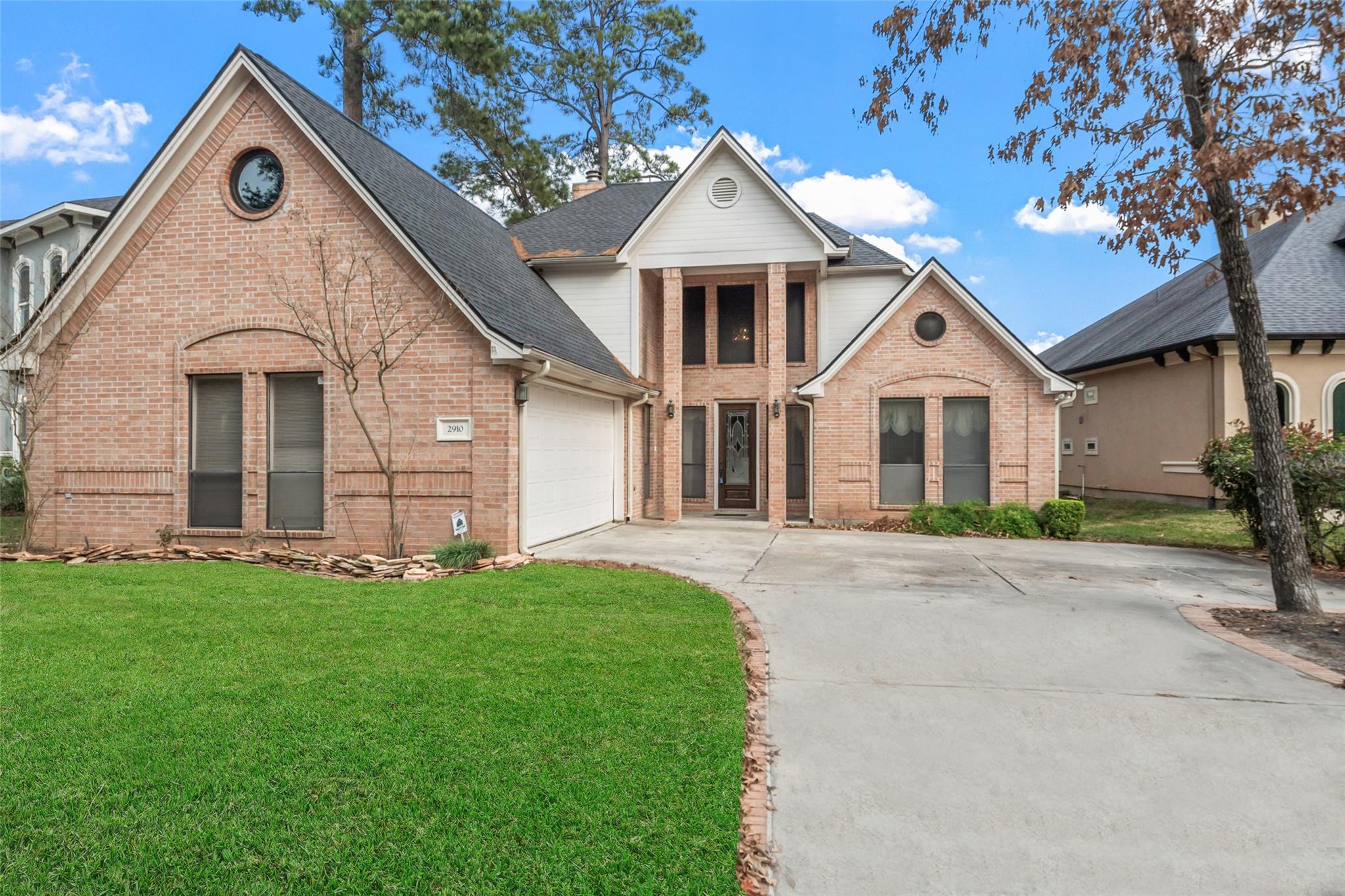 2910 Chaucer Dr, Montgomery, TX 77356 photo
