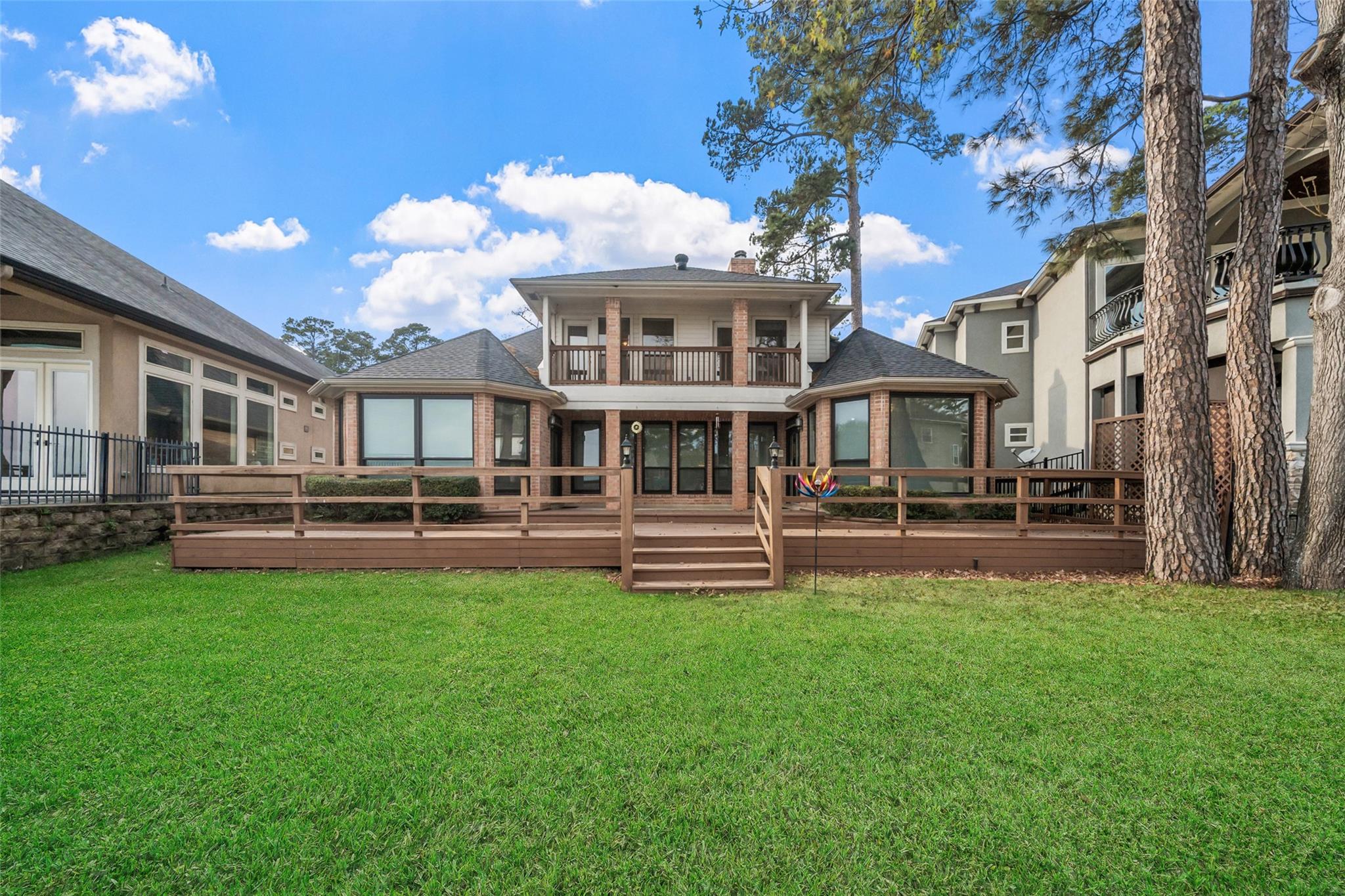 2910 Chaucer Dr, Montgomery, TX 77356 photo