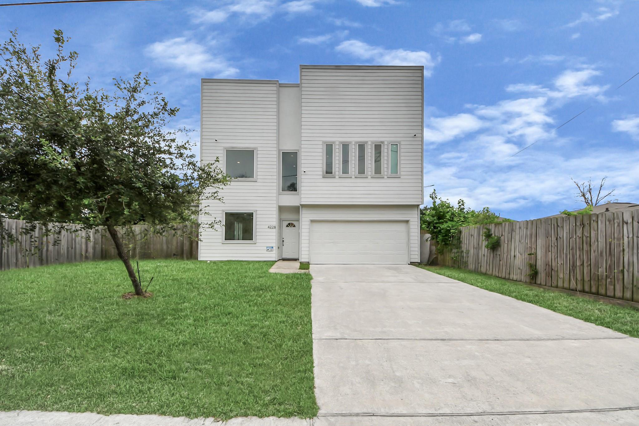 4228 Bellfort St, Houston, TX 77051