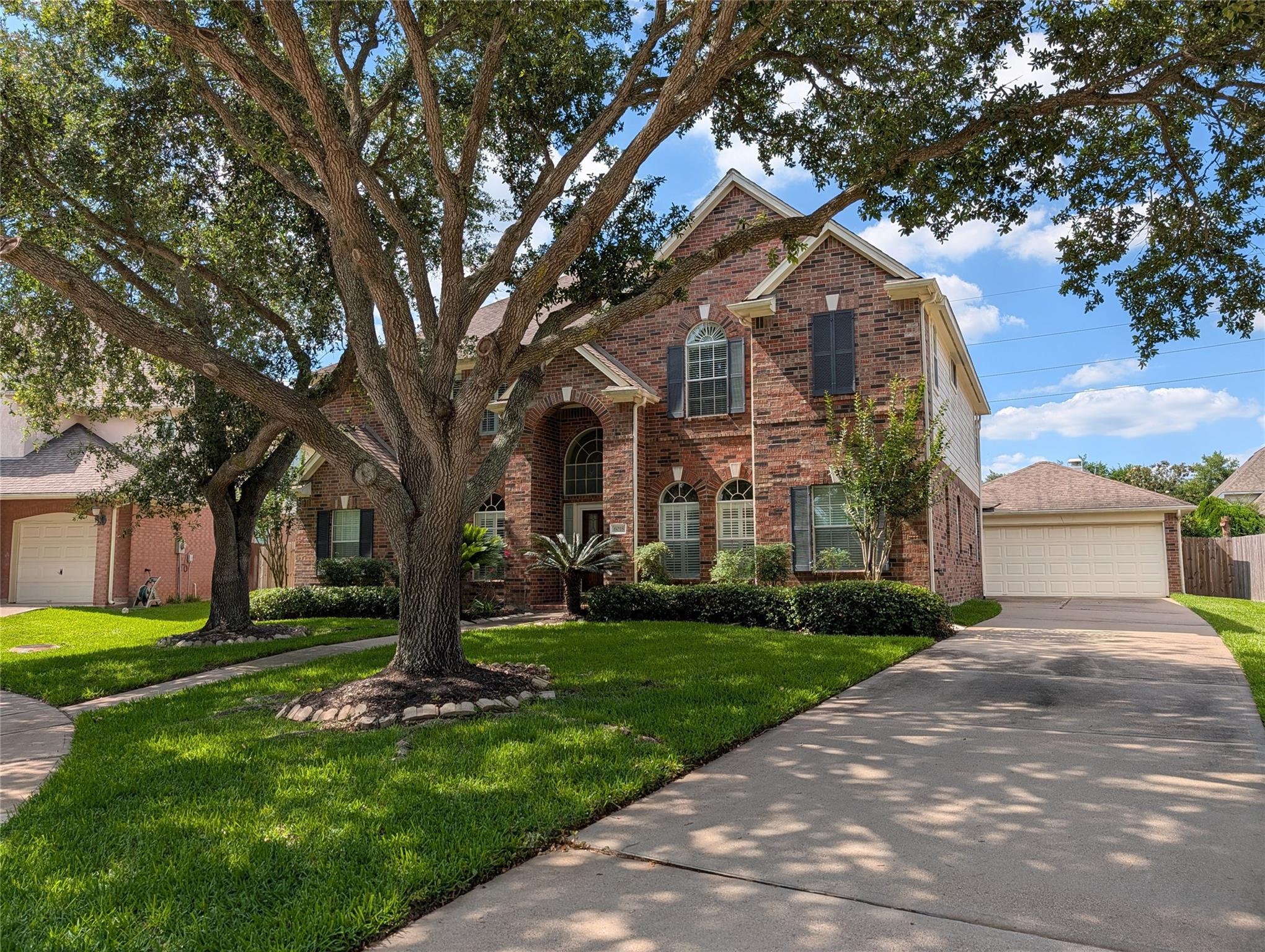 6018 Briar Hill Ct, Sugar Land, TX 77479 photo