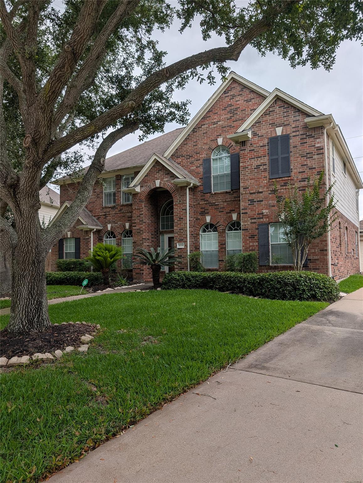 6018 Briar Hill Ct, Sugar Land, TX 77479