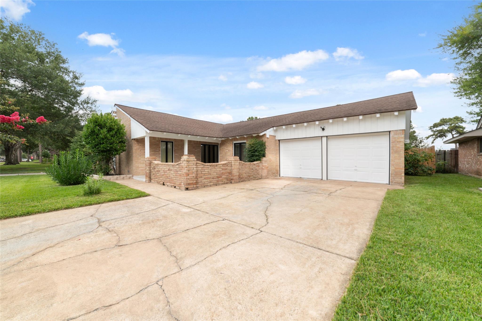 11411 Ash Creek Dr, Houston, TX 77043 photo