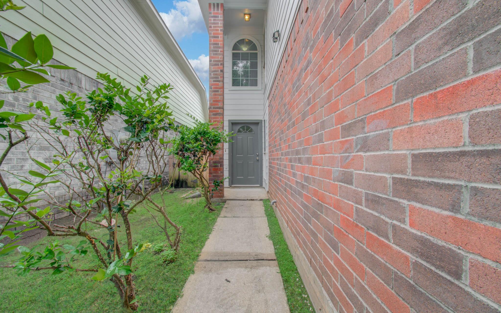 13963 Maximos Dr, Houston, TX 77083 photo