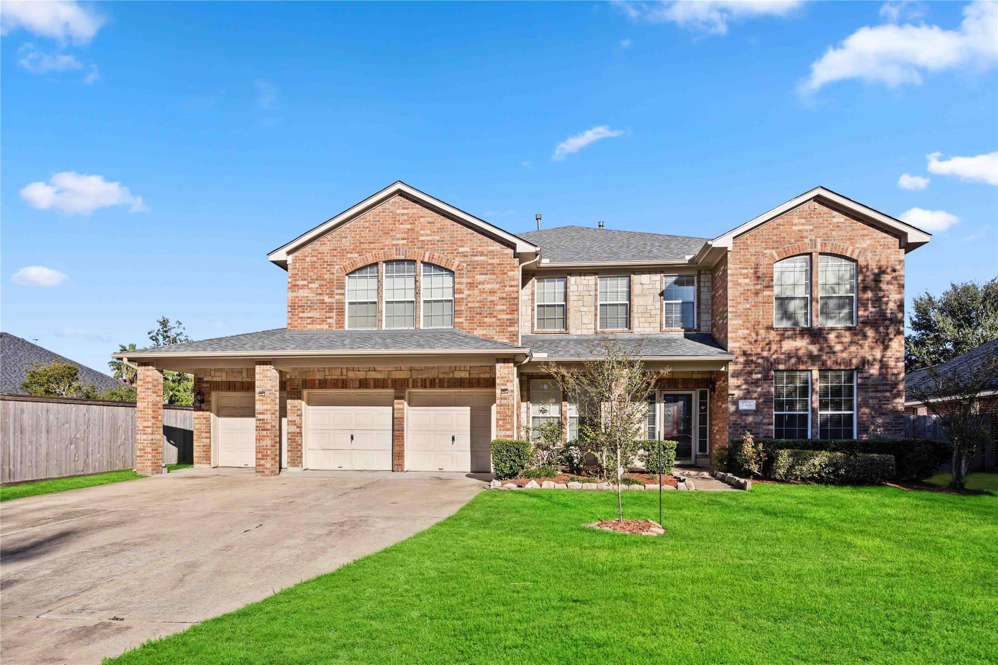 2401 Sail Port St, Pearland, TX 77584