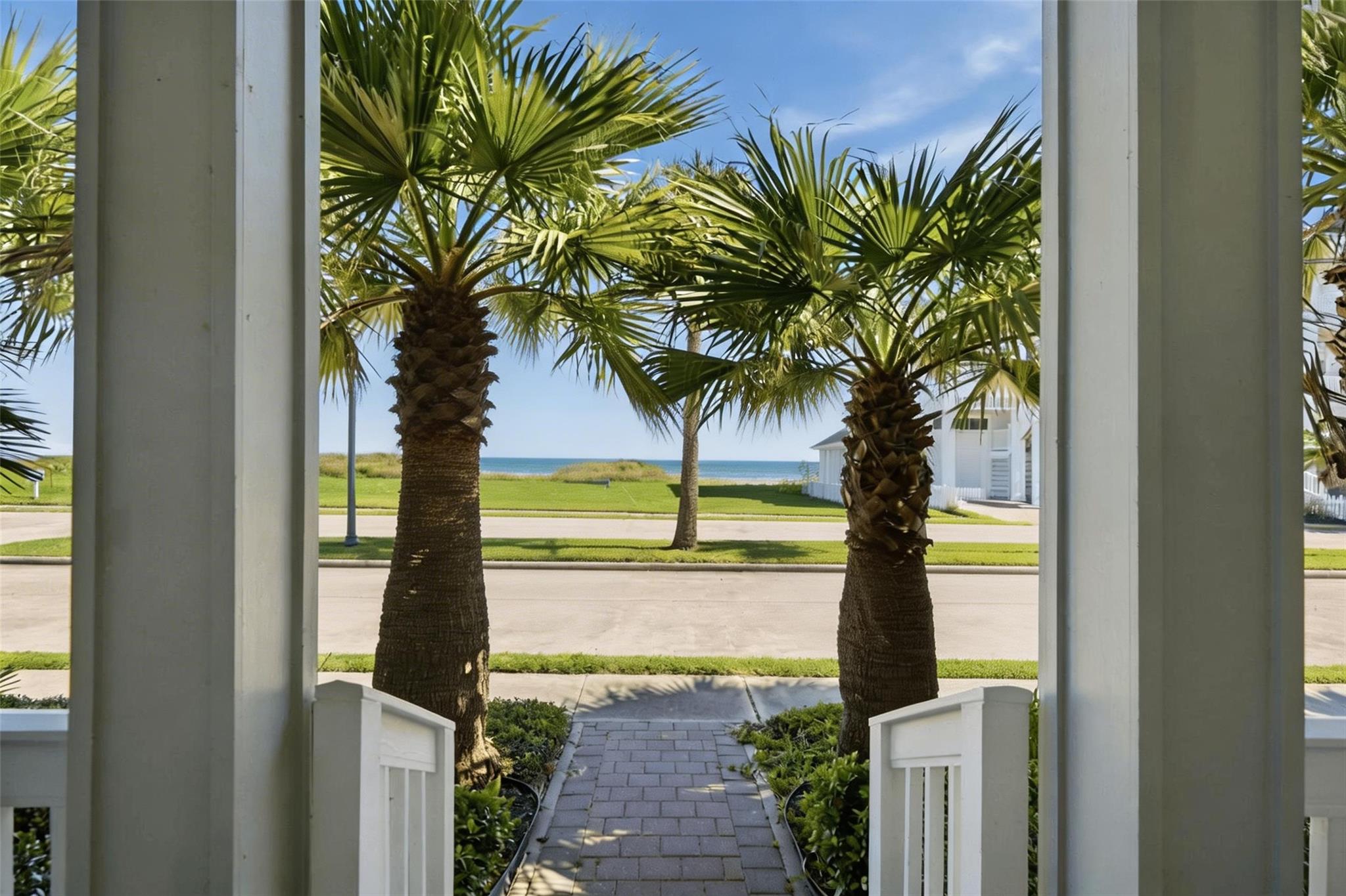 1830 Seaside Dr, Galveston, TX 77550 photo