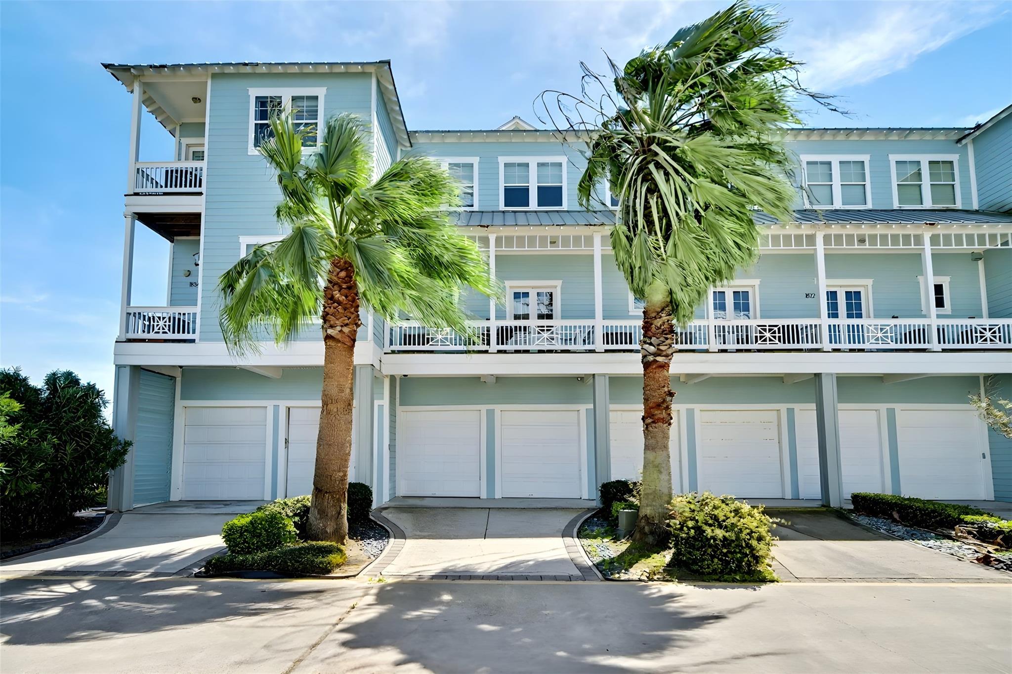 1830 Seaside Dr, Galveston, TX 77550 photo