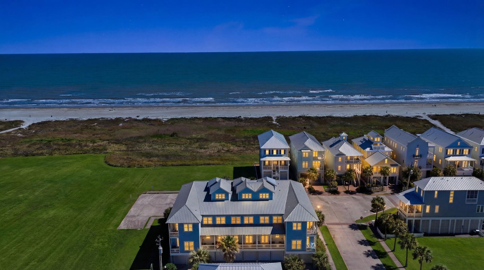 1830 Seaside Dr, Galveston, TX 77550 photo