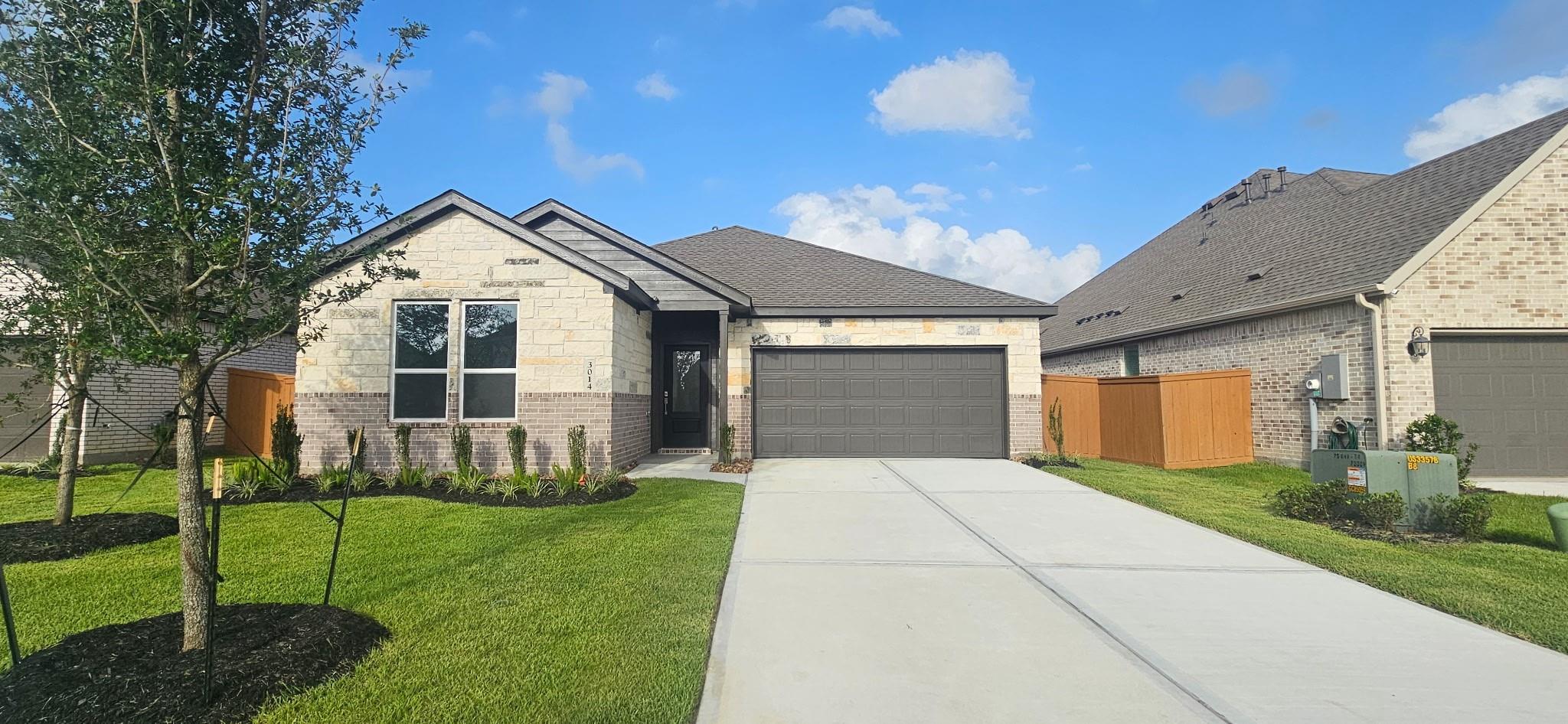3014 Mariner Island Dr, Texas City, TX 77568