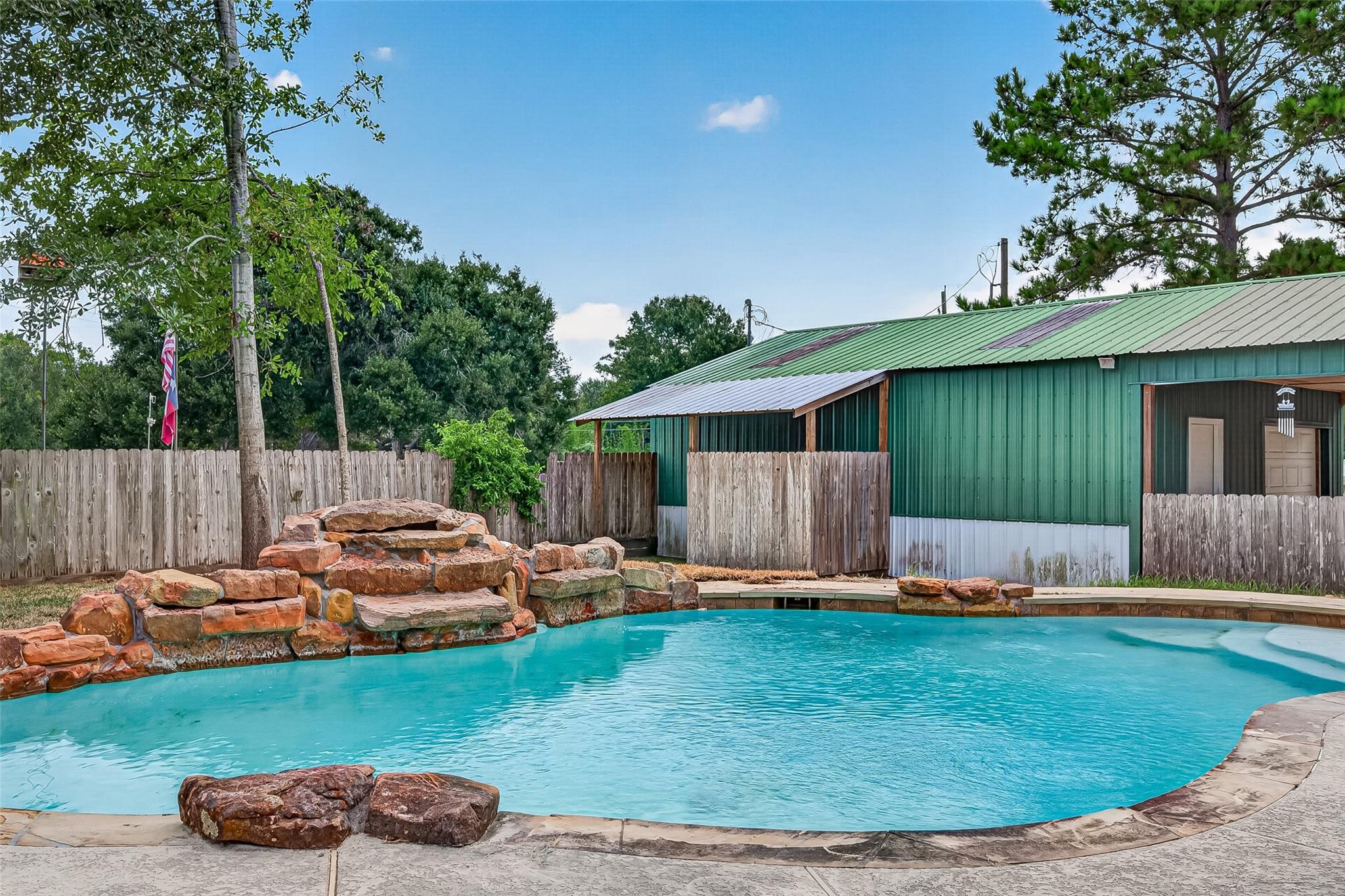 1643 County Road 540, Alvin, TX 77511 photo