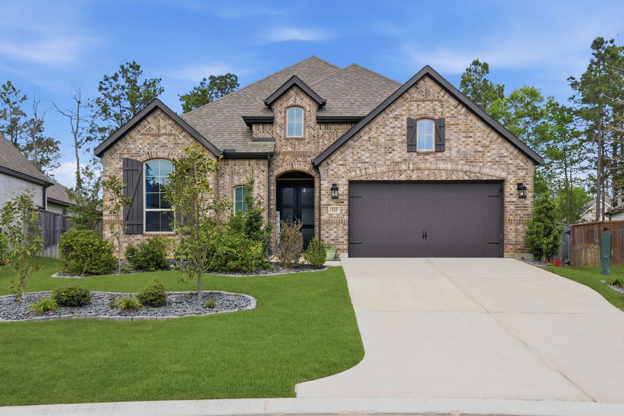 222 Promontory Ct, Montgomery, TX 77316