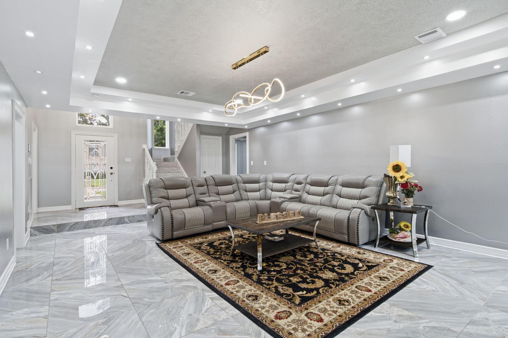 6915 Pebble Beach Dr, Houston, TX 77069 photo