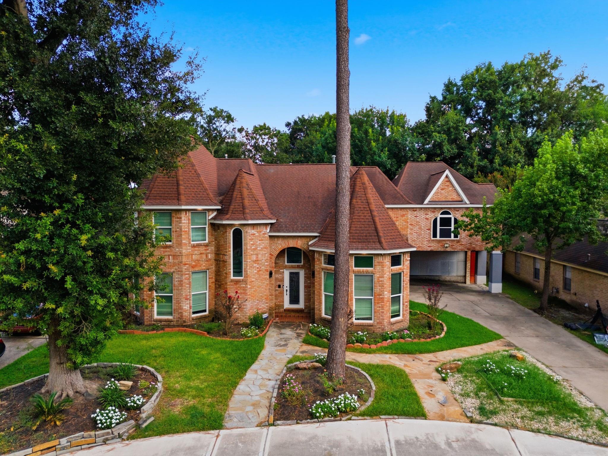 6915 Pebble Beach Dr, Houston, TX 77069