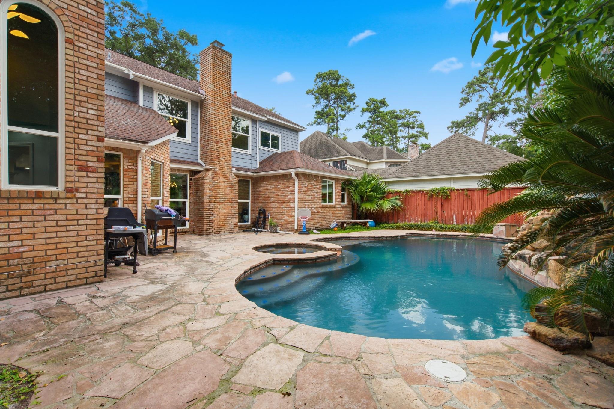 6915 Pebble Beach Dr, Houston, TX 77069 photo