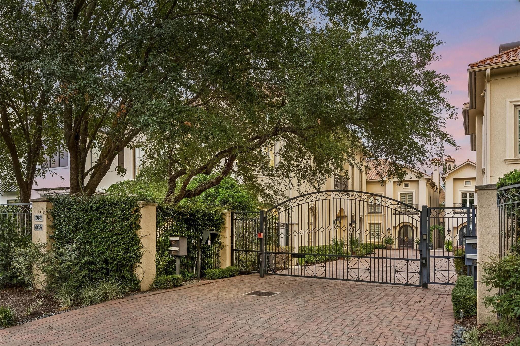 5034 Tangle Ln, Houston, TX 77056 photo