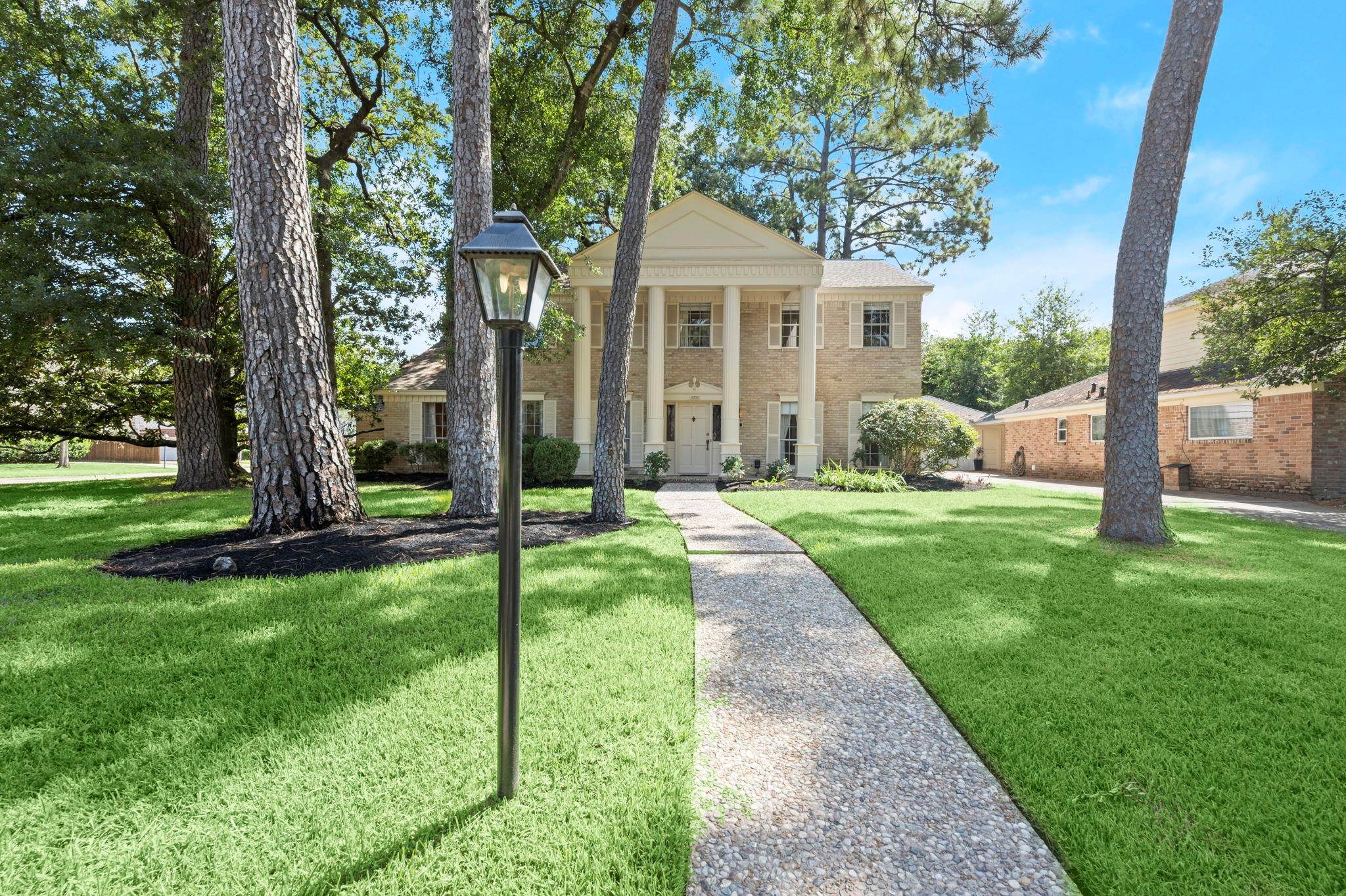 13730 Hambleton Cir, Houston, TX 77069