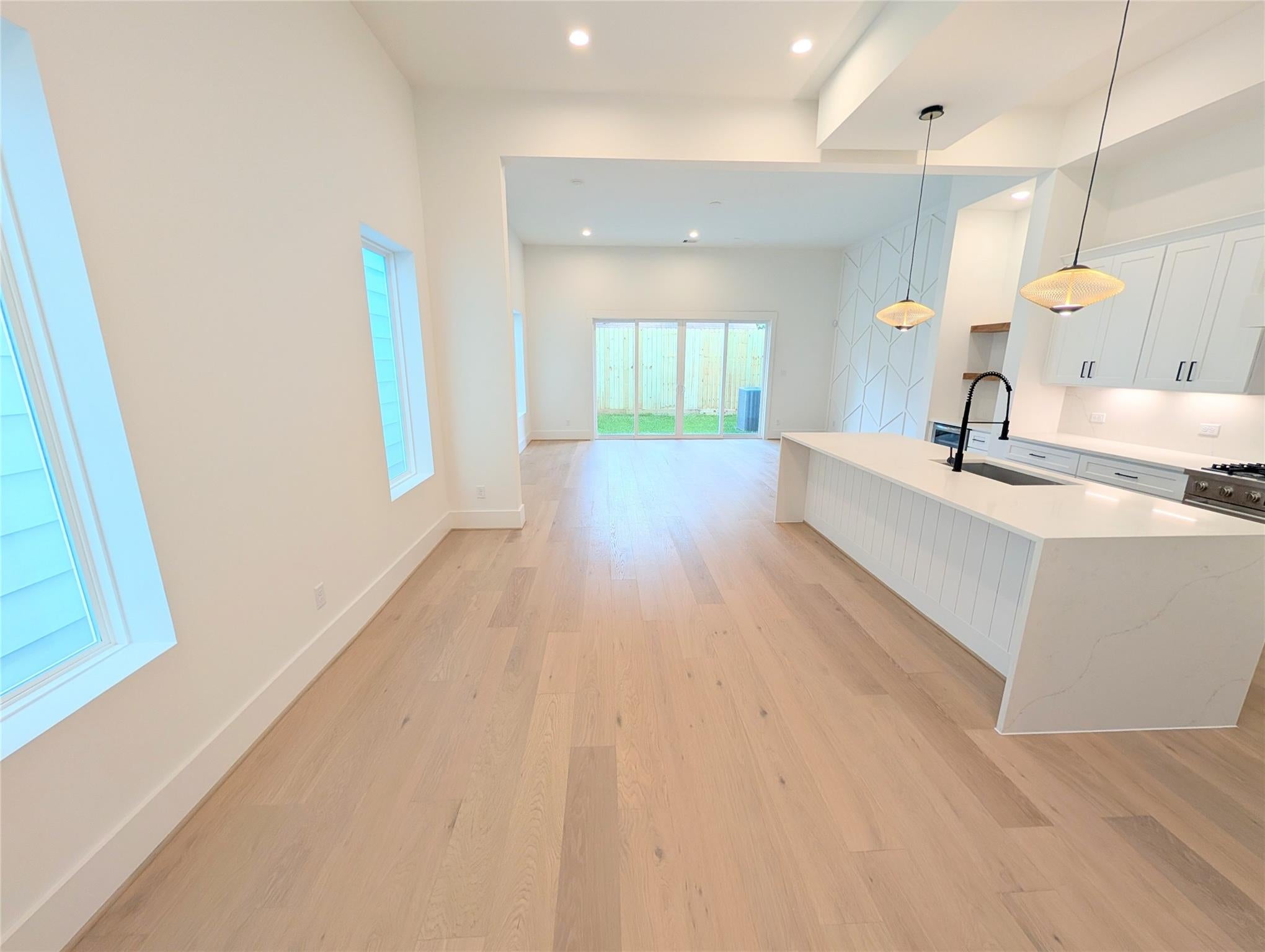 1122 E 26 St, Houston, TX 77009 photo