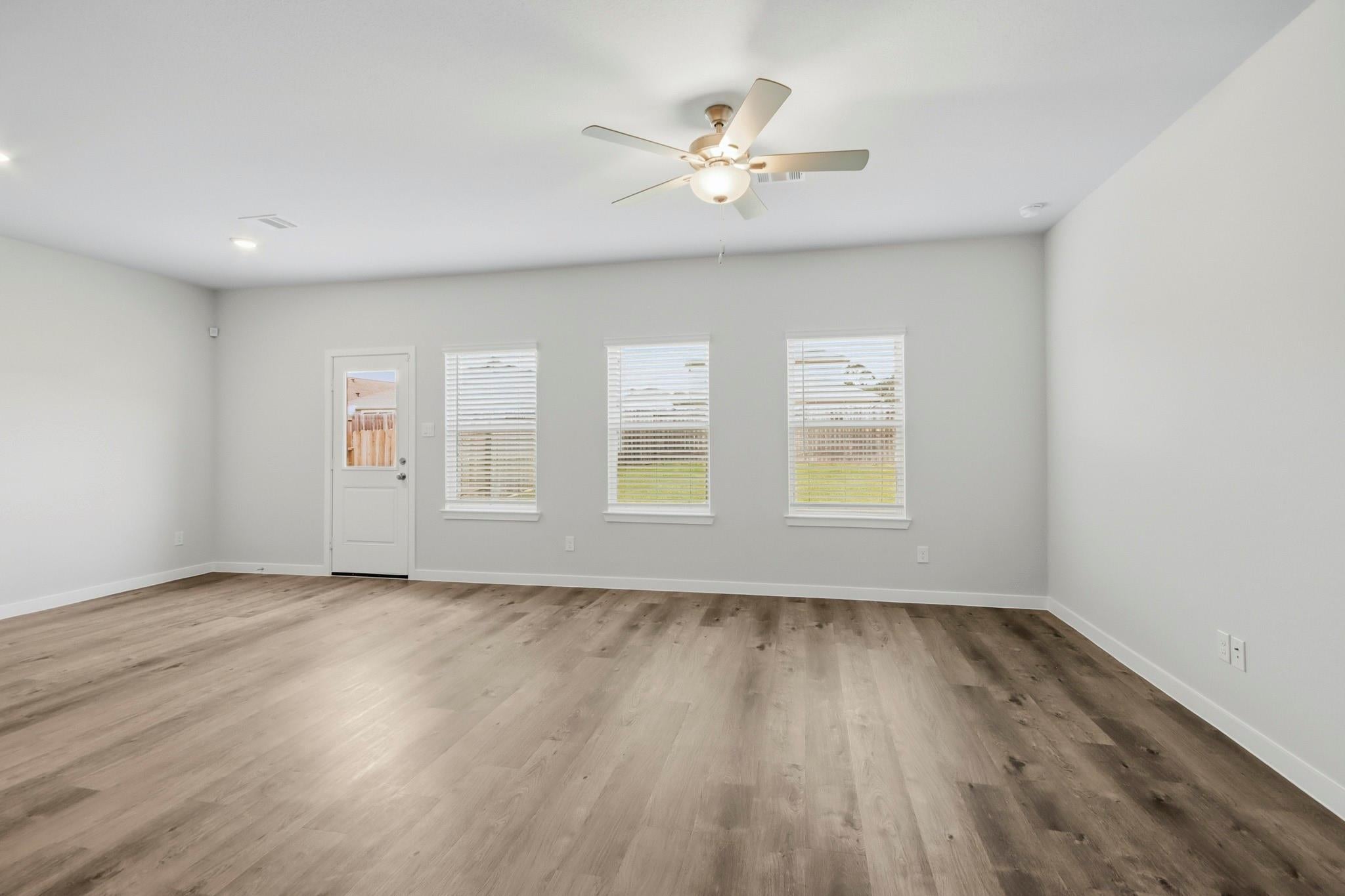 9712 Caney Bend Rd, Conroe, TX 77303 photo