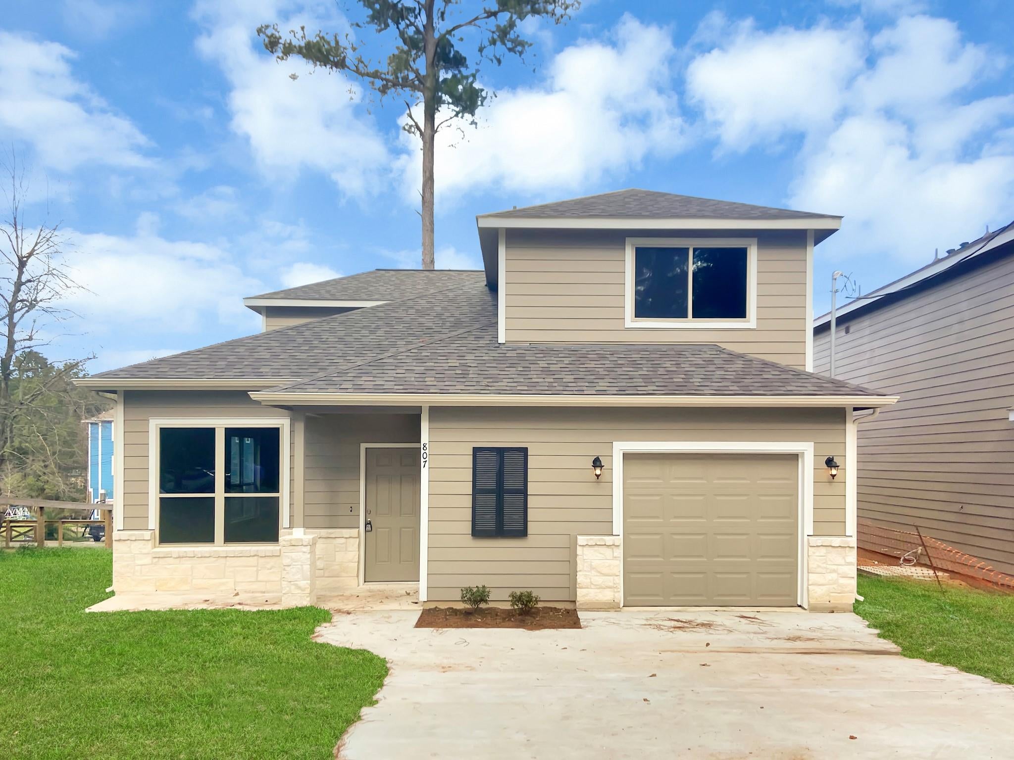807 Comanche Rd, Conroe, TX 77316