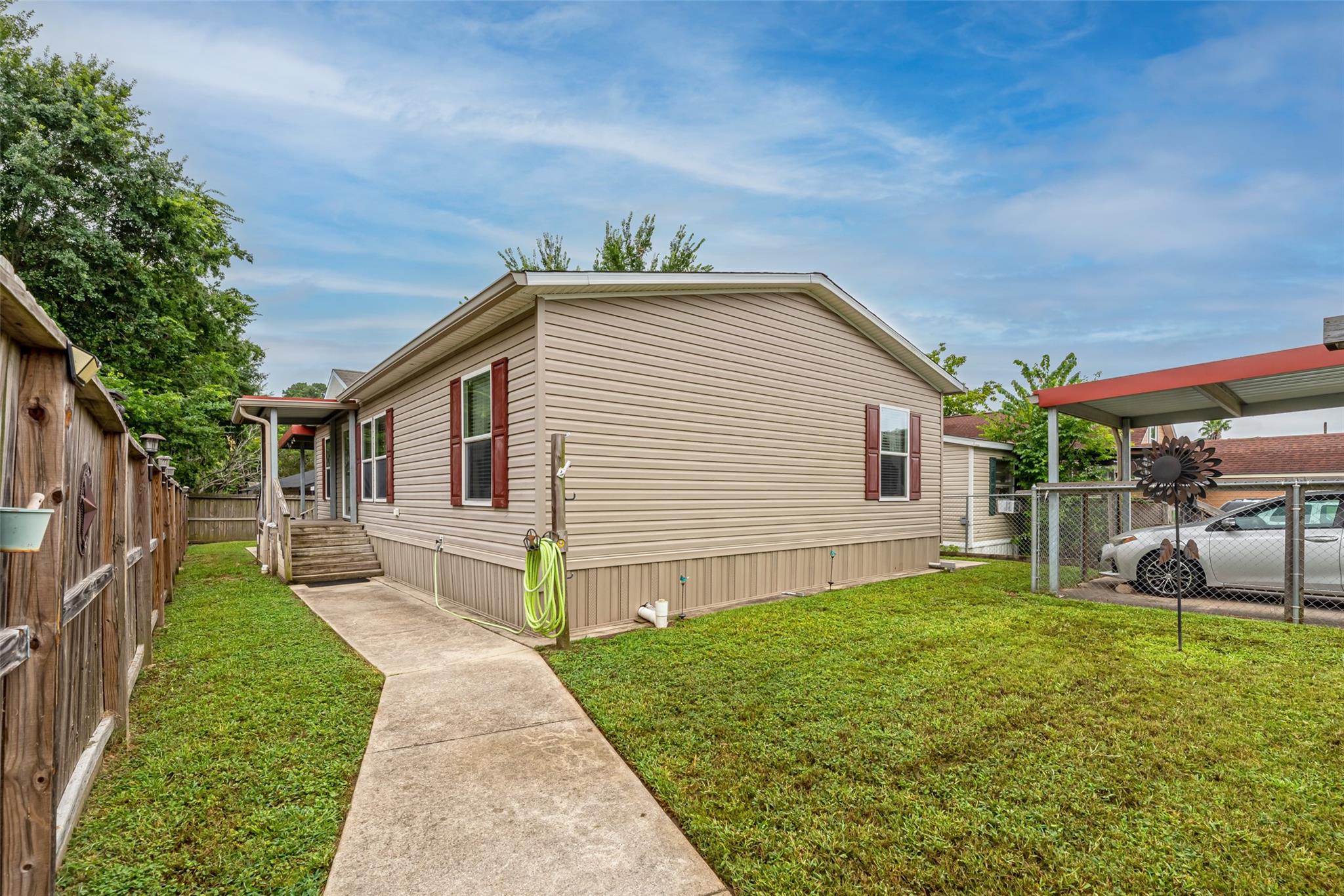 14273 Shadow Bay Dr, Willis, TX 77318