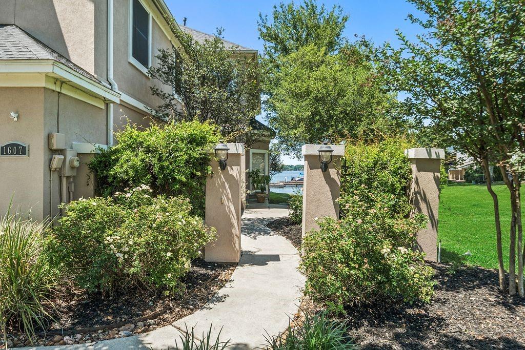 1607 Schooner Pt, Willis, TX 77318 photo