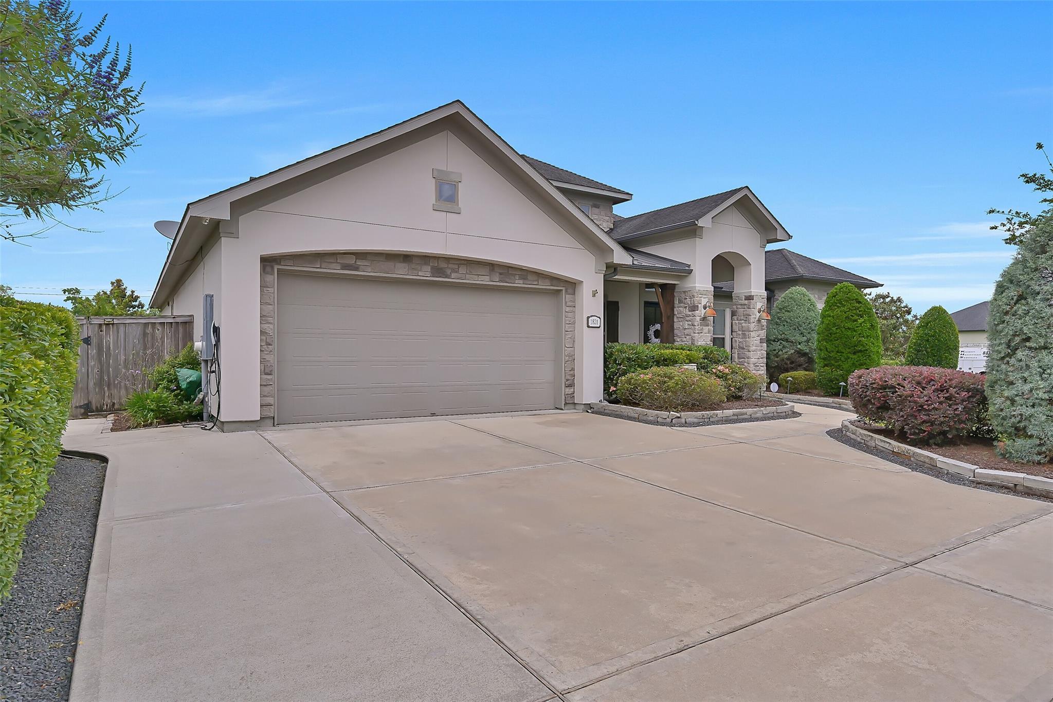 1821 Avery Ln, Friendswood, TX 77546 photo