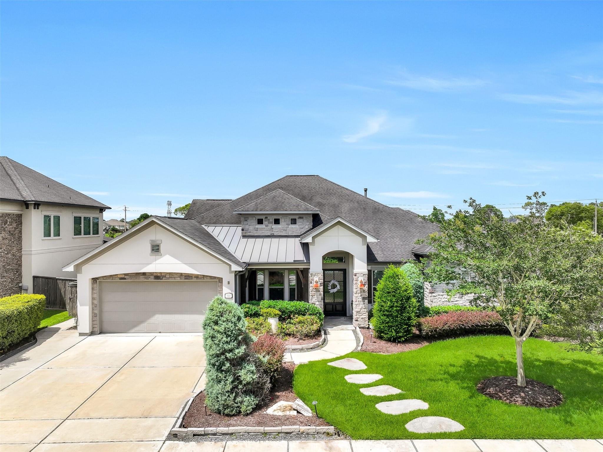 1821 Avery Ln, Friendswood, TX 77546