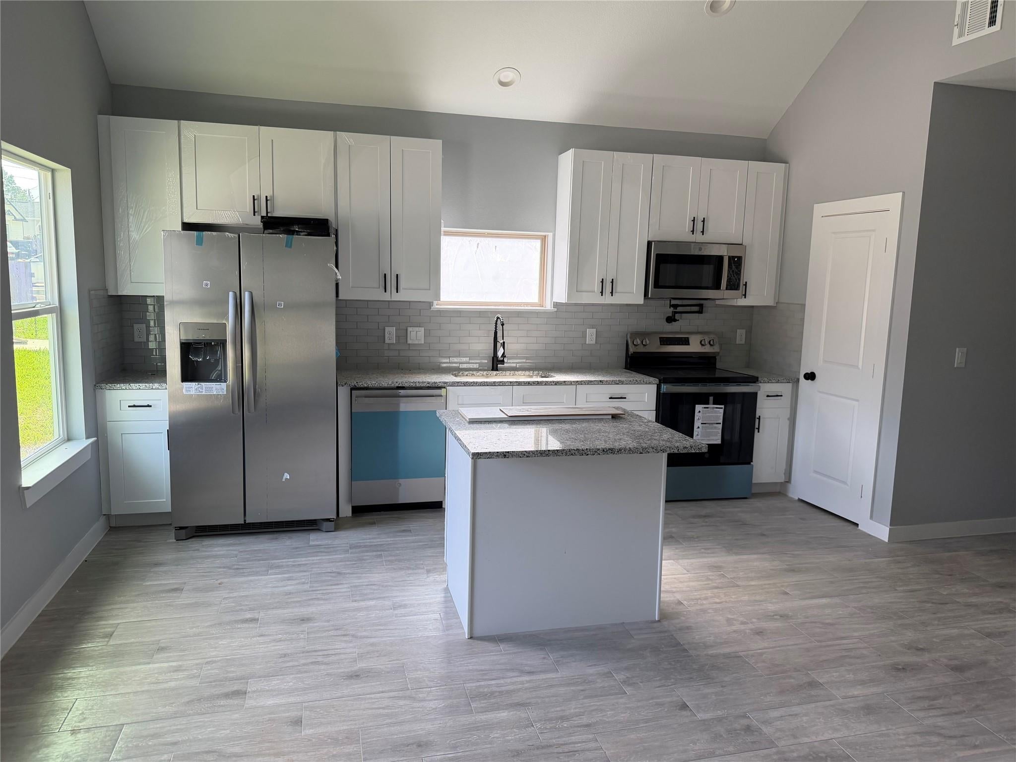 16737 E Hammon St, Montgomery, TX 77316 photo