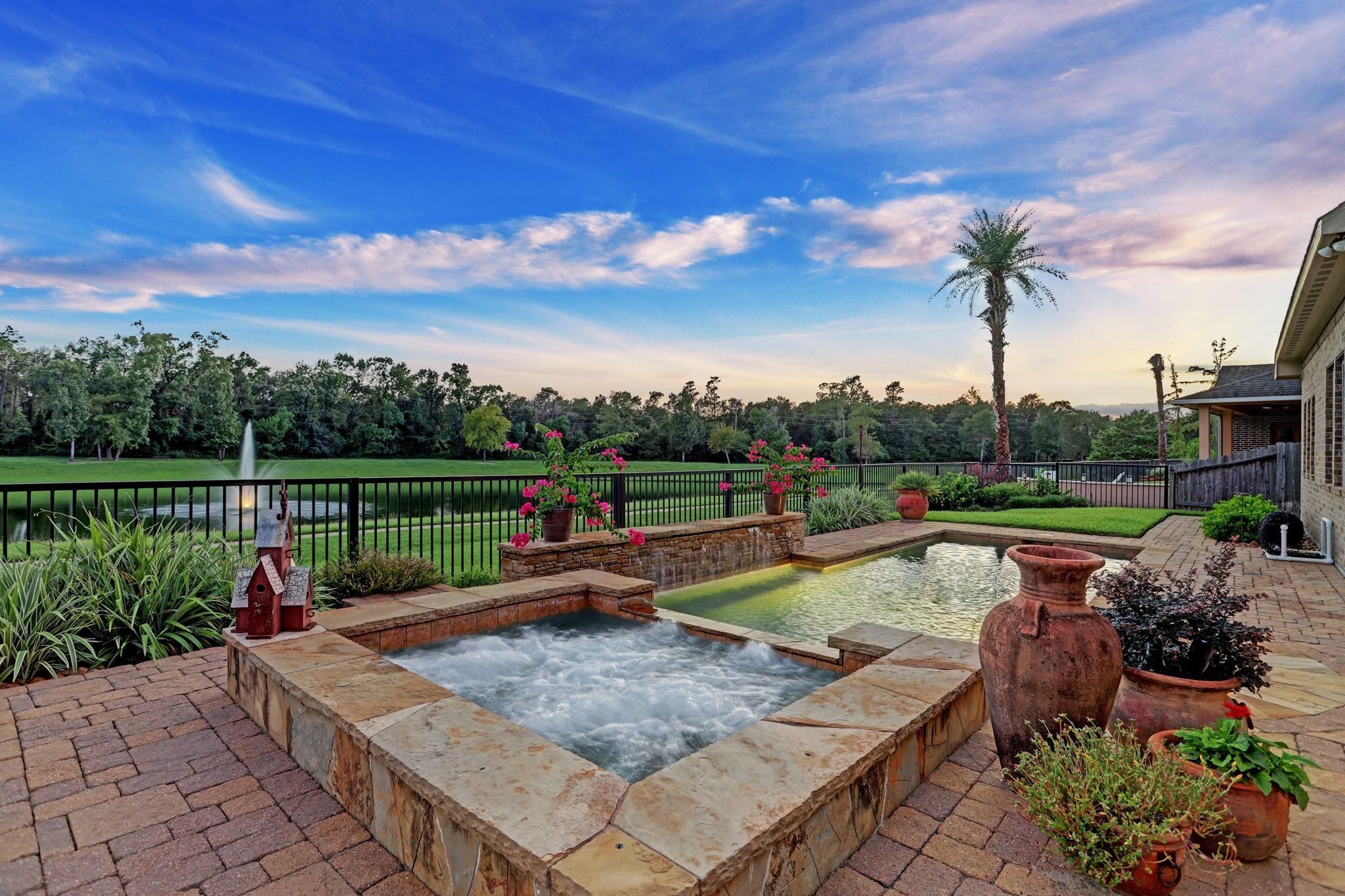 18515 Duke Lake Dr, Spring, TX 77388