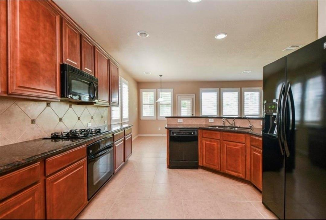 18434 N Settlers Shore Dr, Cypress, TX 77433 photo